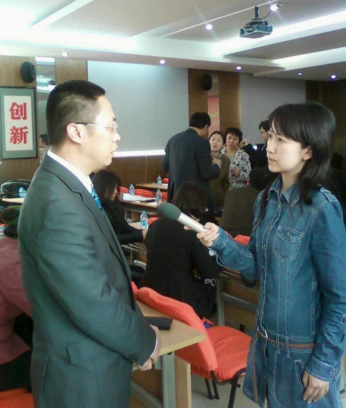 我所主任訾英韬律师参加紫竹院地区“法律服务村居行”启动仪式并代表紫竹院地区律所发言(图2)